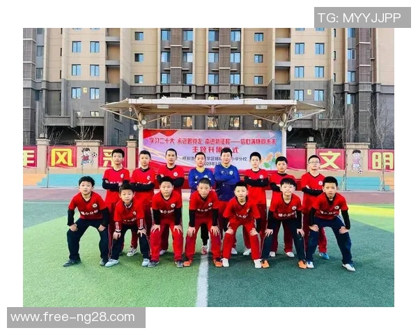 宁波四中足球队奋勇拼搏展现青春风采助力校园体育发展 宁波四中足球队奋勇拼搏展现青春风采助力校园体育发展