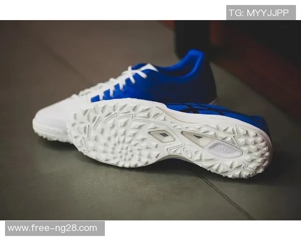 高端TF足球鞋助你在场上尽显风采，提升竞技表现与舒适度的完美选择